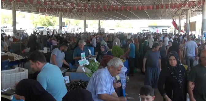 Pazarcı esnafı: Hem biz hem de vatandaş mağdur